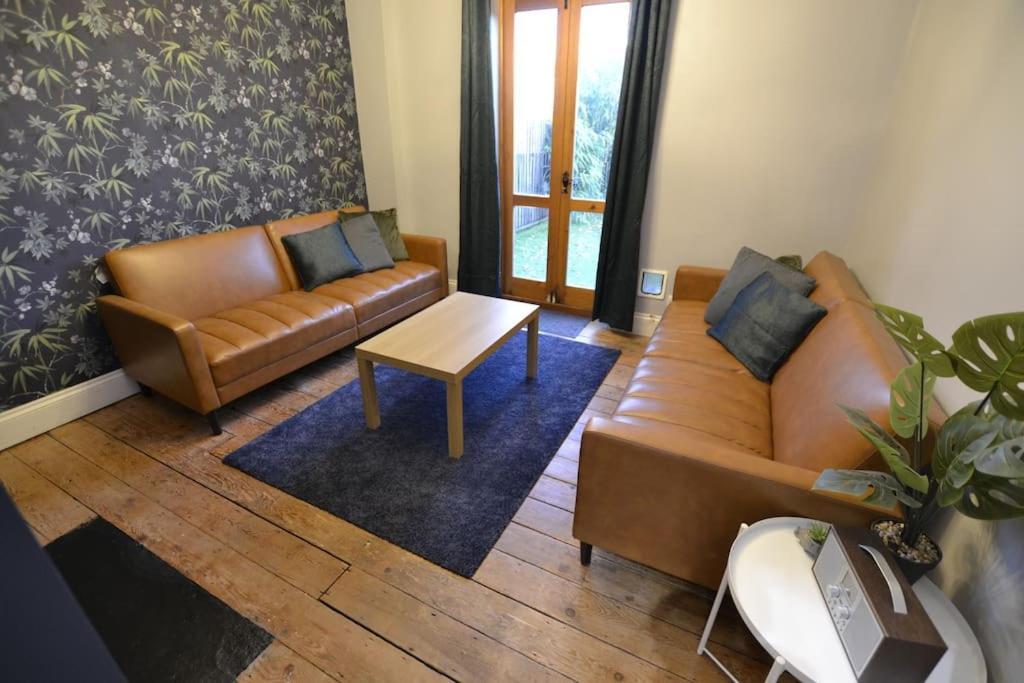 The Hive 4 Bed House Pool Table Air-Con Villa Maidstone Exterior foto