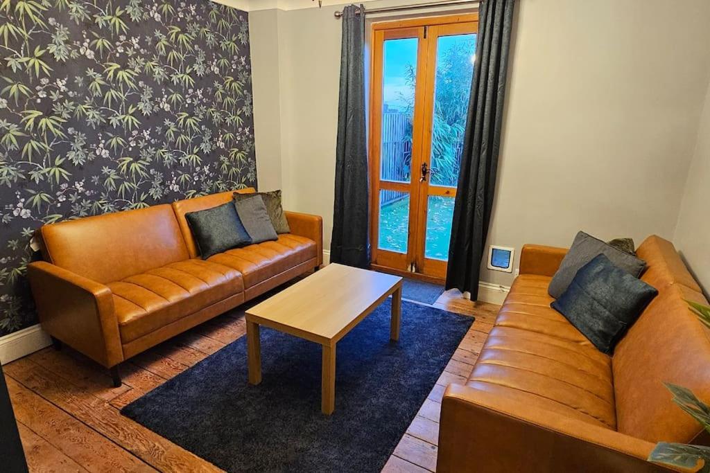 The Hive 4 Bed House Pool Table Air-Con Villa Maidstone Exterior foto