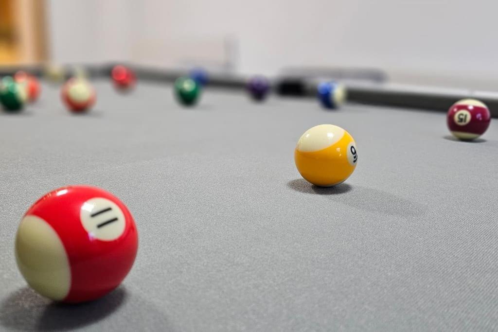 The Hive 4 Bed House Pool Table Air-Con Villa Maidstone Exterior foto